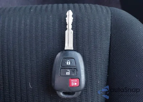 2016 Toyota Rav4 Le z USA, uszkodzony, nr VIN JTMBFREV6GJ096849